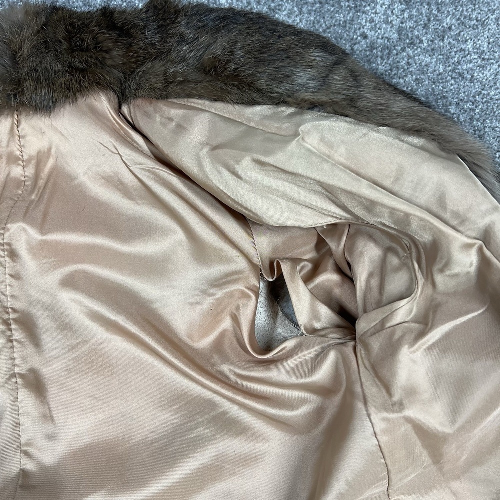 Vintage 80s 90s Rabbit Fur Coat Shawl Collar Size Medium Clasp Chevron Pattern - Picture 10 of 11